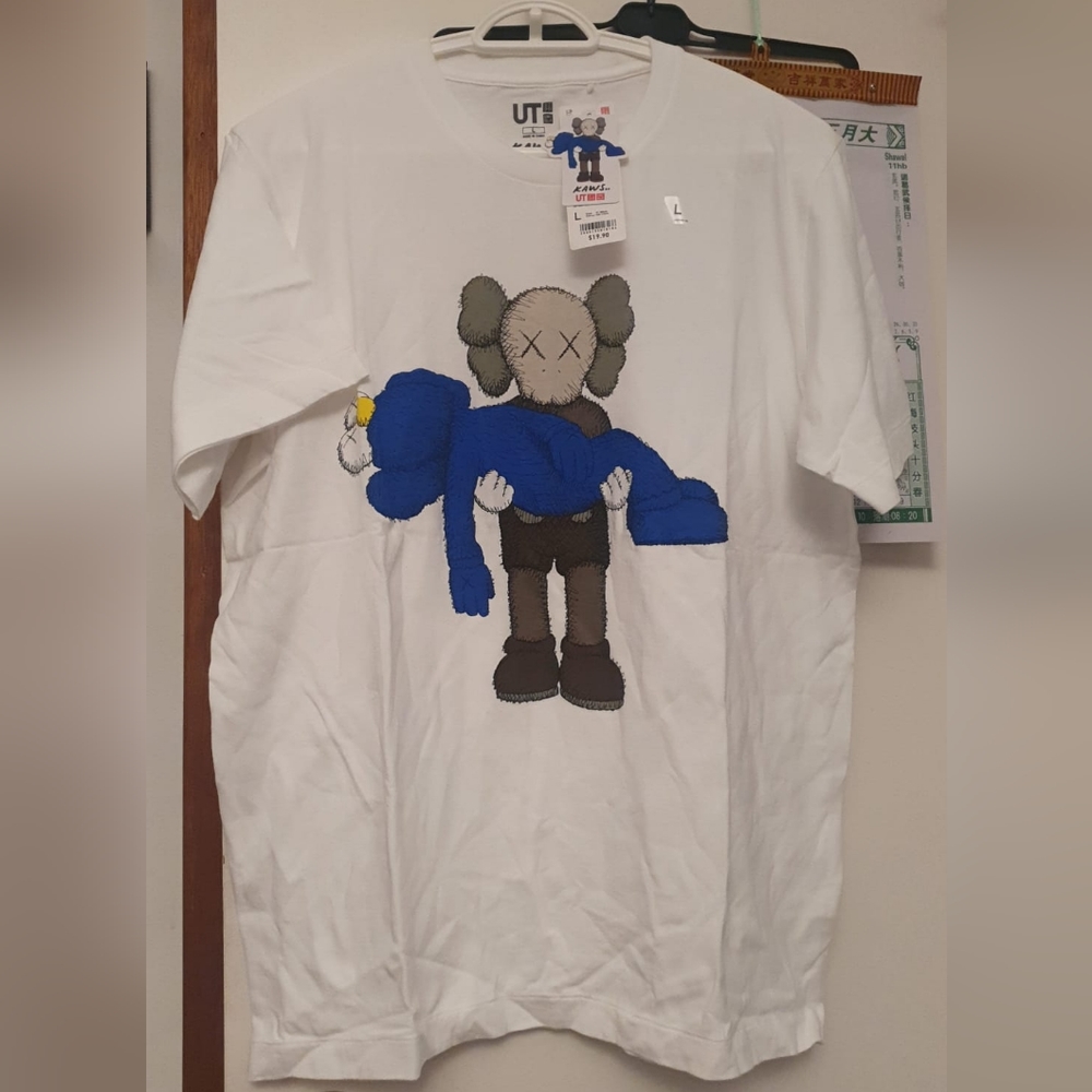 KAWS x Uniqlo Gone Tee (US Sizing) Size: L